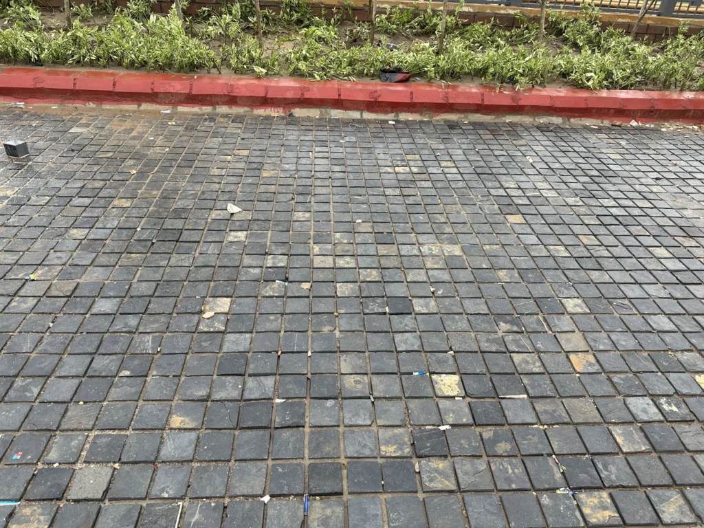 Where do cobblestones come from in the world